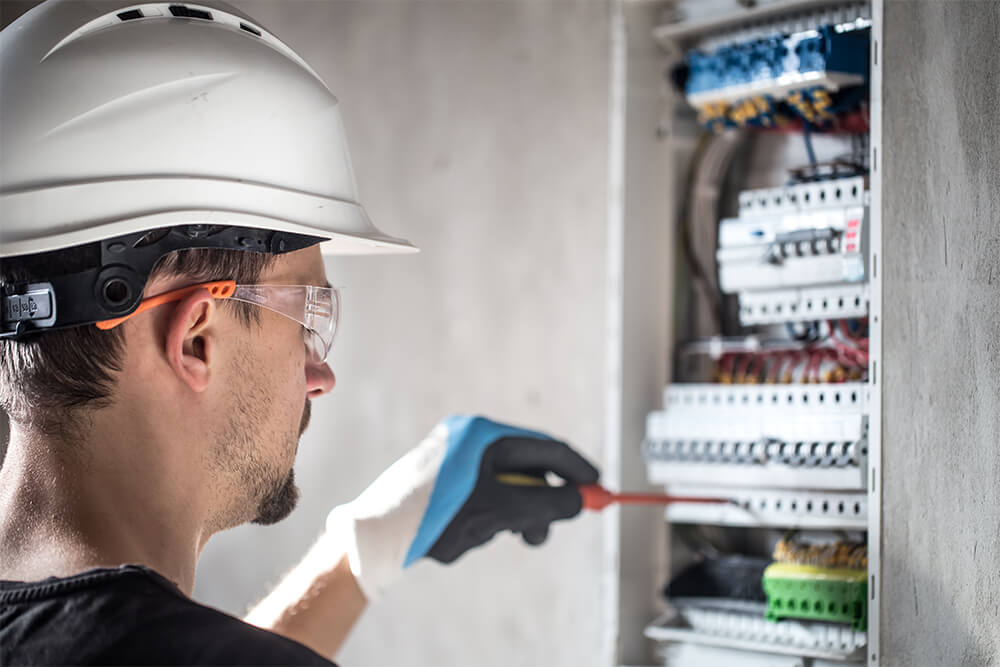 The 6 Best Electricians in Calgary [2022]